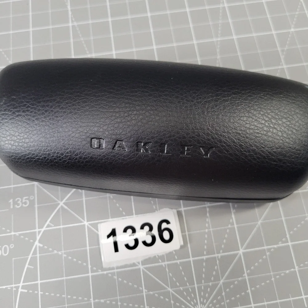 Oakley brand style